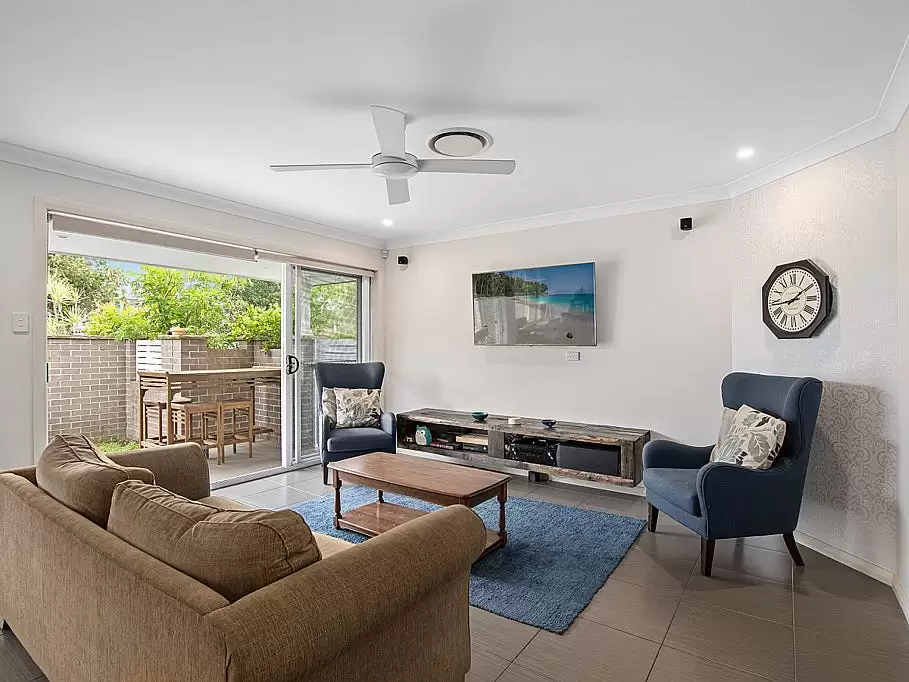 1/66 Gallipoli Avenue, Blackwall Sold by Central Coast Agents - image 2