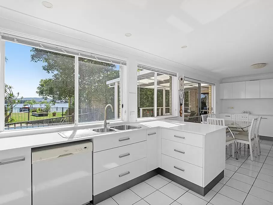 45 Nautilus Crescent, St Huberts Island Sold by Central Coast Agents - image 3