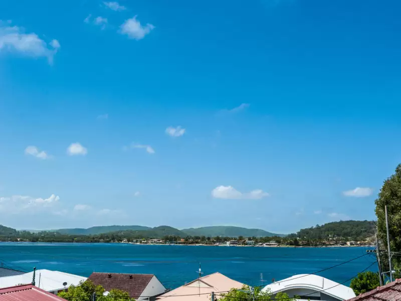 4 Cedar Crescent, Blackwall Sold by Central Coast Agents - image 2