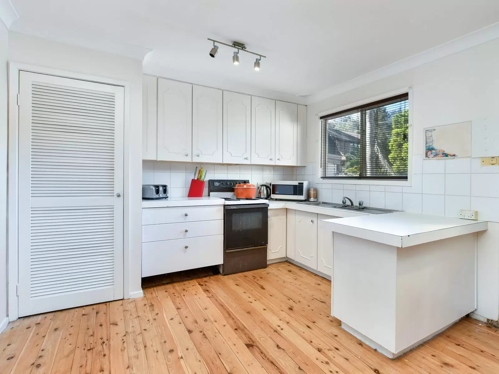 12 Bluefish Crescent, Tascott Sold by Central Coast Agents - image 2