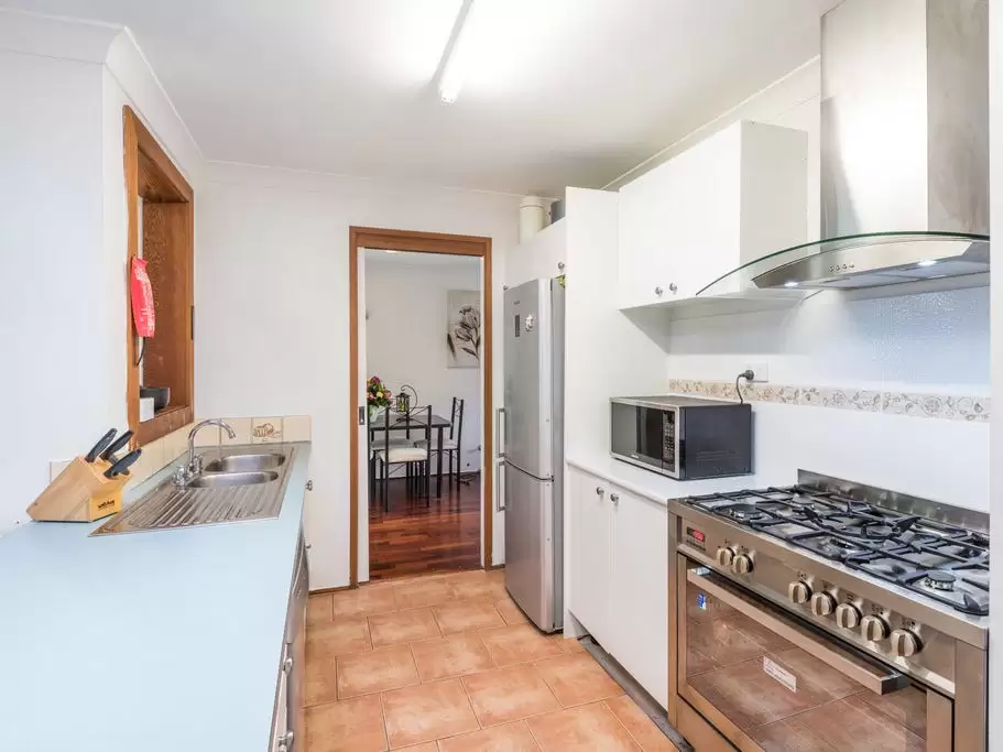 28 Ferntree Close, Wyoming Sold by Central Coast Agents - image 3