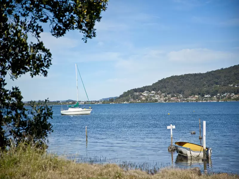 8A Noonan Point Avenue, Point Clare Sold by Central Coast Agents - image 5