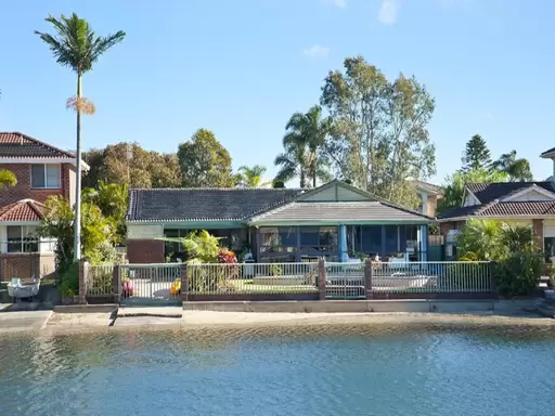 35 Helmsman Boulevard, St Huberts Island Sold by Central Coast Agents