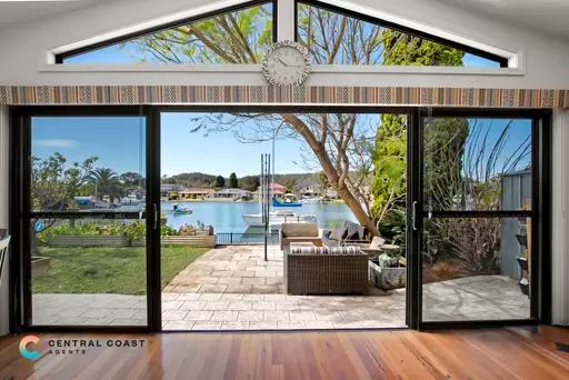 107 Helmsman Blvd, St Huberts Island Sold by Central Coast Agents