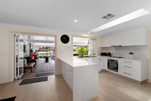 21 Helmsman Blvd, St Huberts Island For Sale by Central Coast Agents