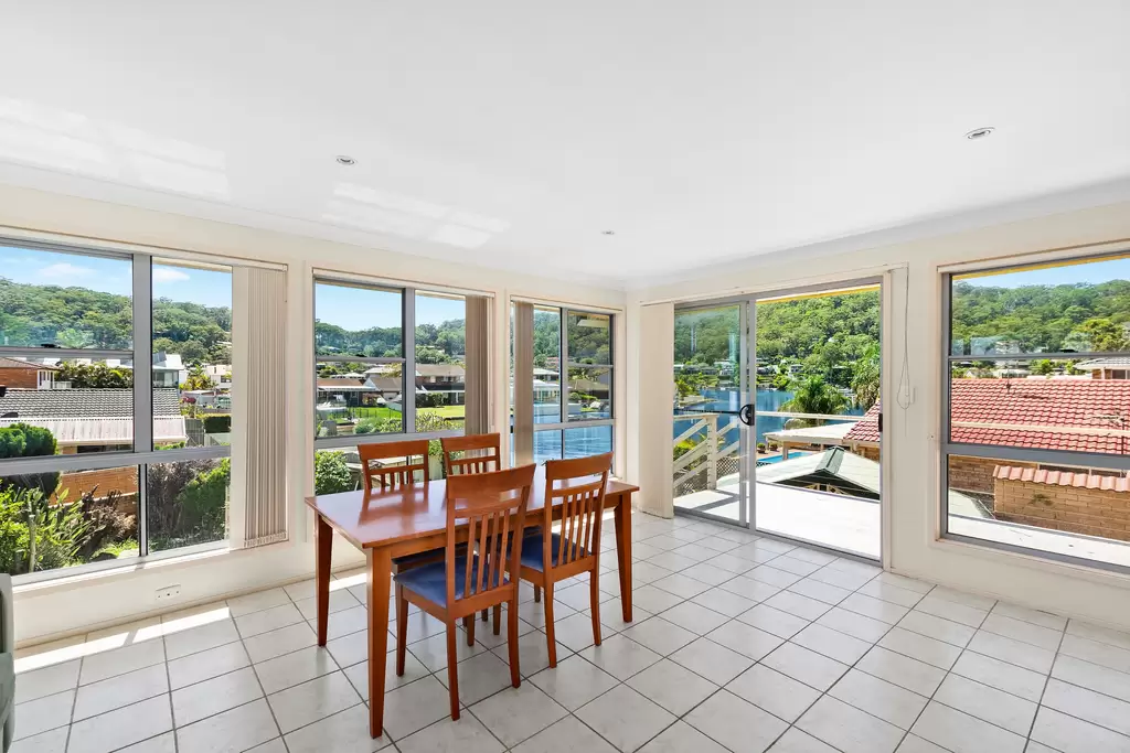 25 Helmsman Blvd, St Huberts Island Sold by Central Coast Agents
