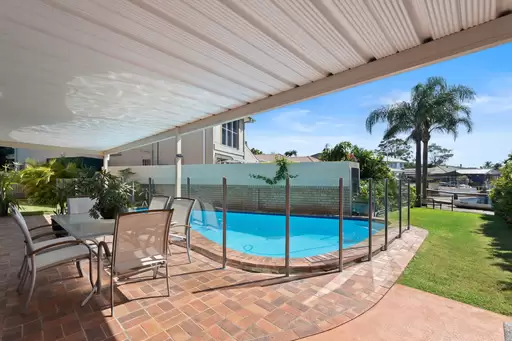 91 Helmsman Blvd, St Huberts Island Sold by Central Coast Agents