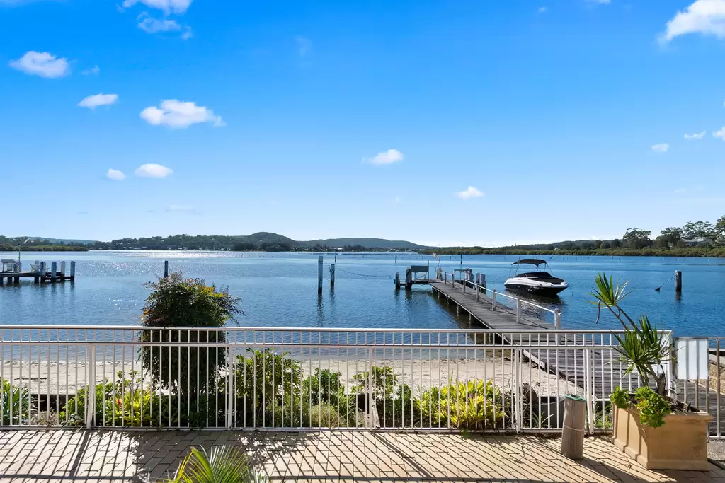 35 Nautilus Crescent, St Huberts Island Sold by Central Coast Agents