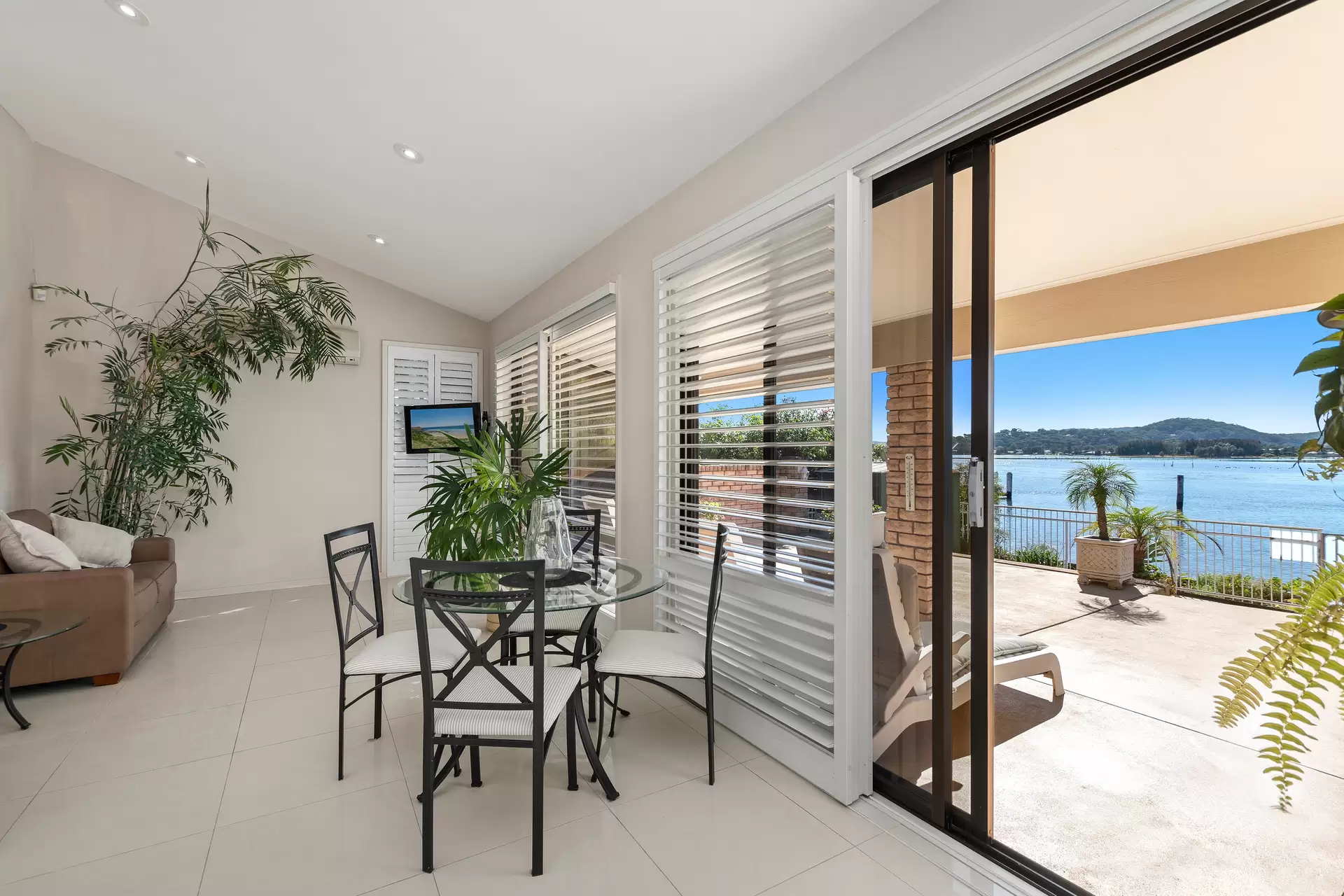 35 Nautilus Crescent, St Huberts Island Sold by Central Coast Agents - image 1