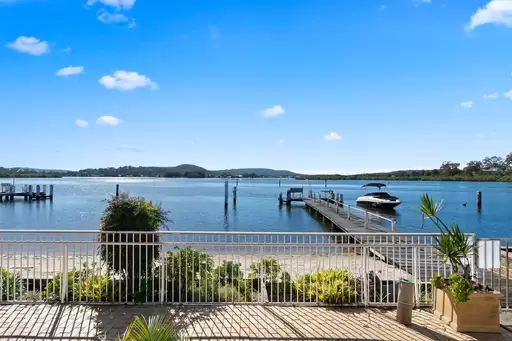 35 Nautilus Crescent, St Huberts Island Sold by Central Coast Agents