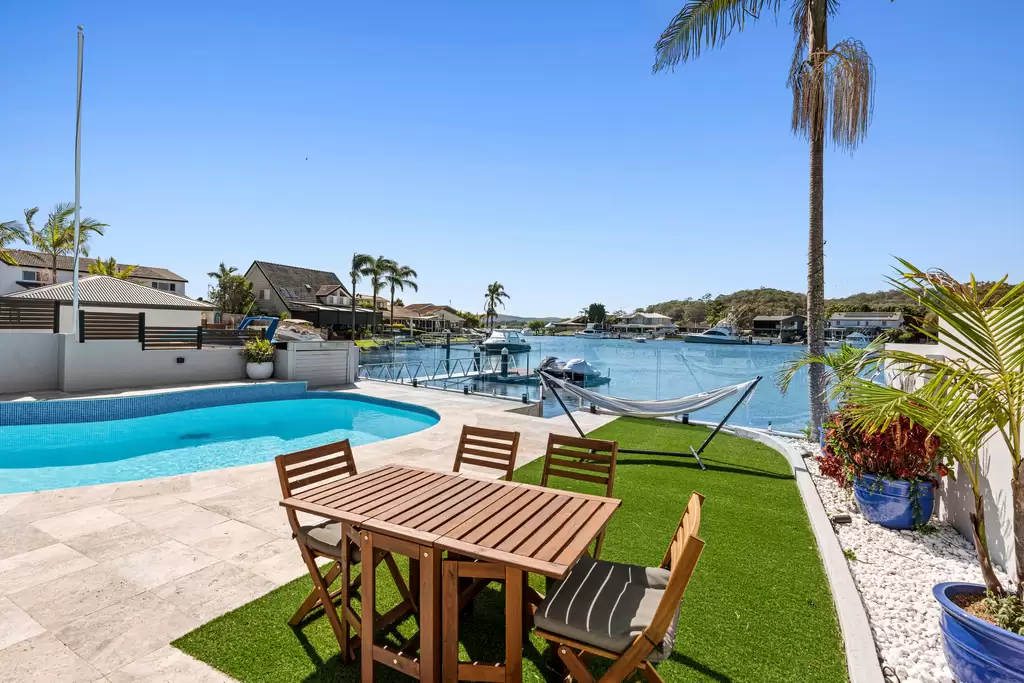 117 Helmsman Blvd, St Huberts Island For Sale by Central Coast Agents