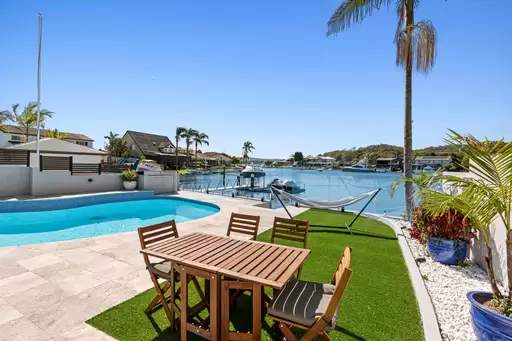 117 Helmsman Blvd, St Huberts Island For Sale by Central Coast Agents