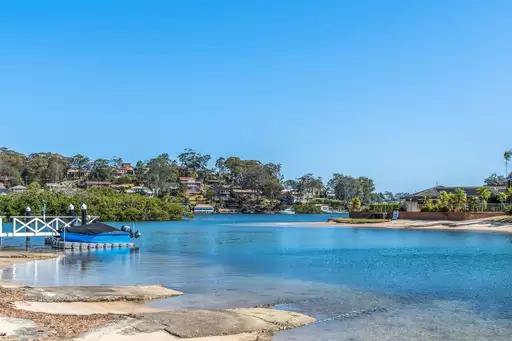 24 Helmsman Blvd, St Huberts Island Sold by Central Coast Agents