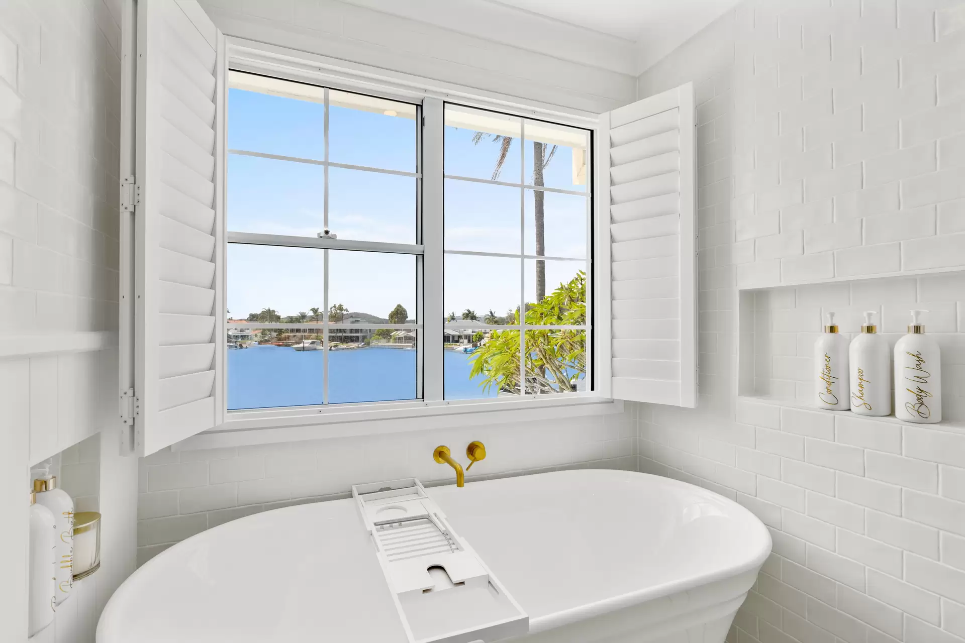 24 Cuttlefish Parade, St Huberts Island Sold by Central Coast Agents - image 1