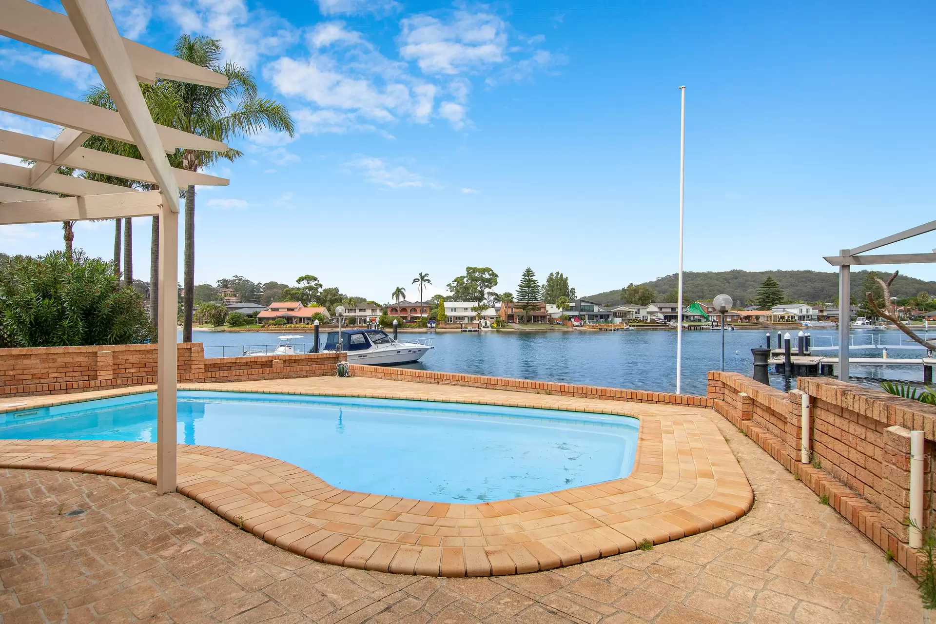 42 Helmsman Blvd, St Huberts Island For Sale by Central Coast Agents - image 1