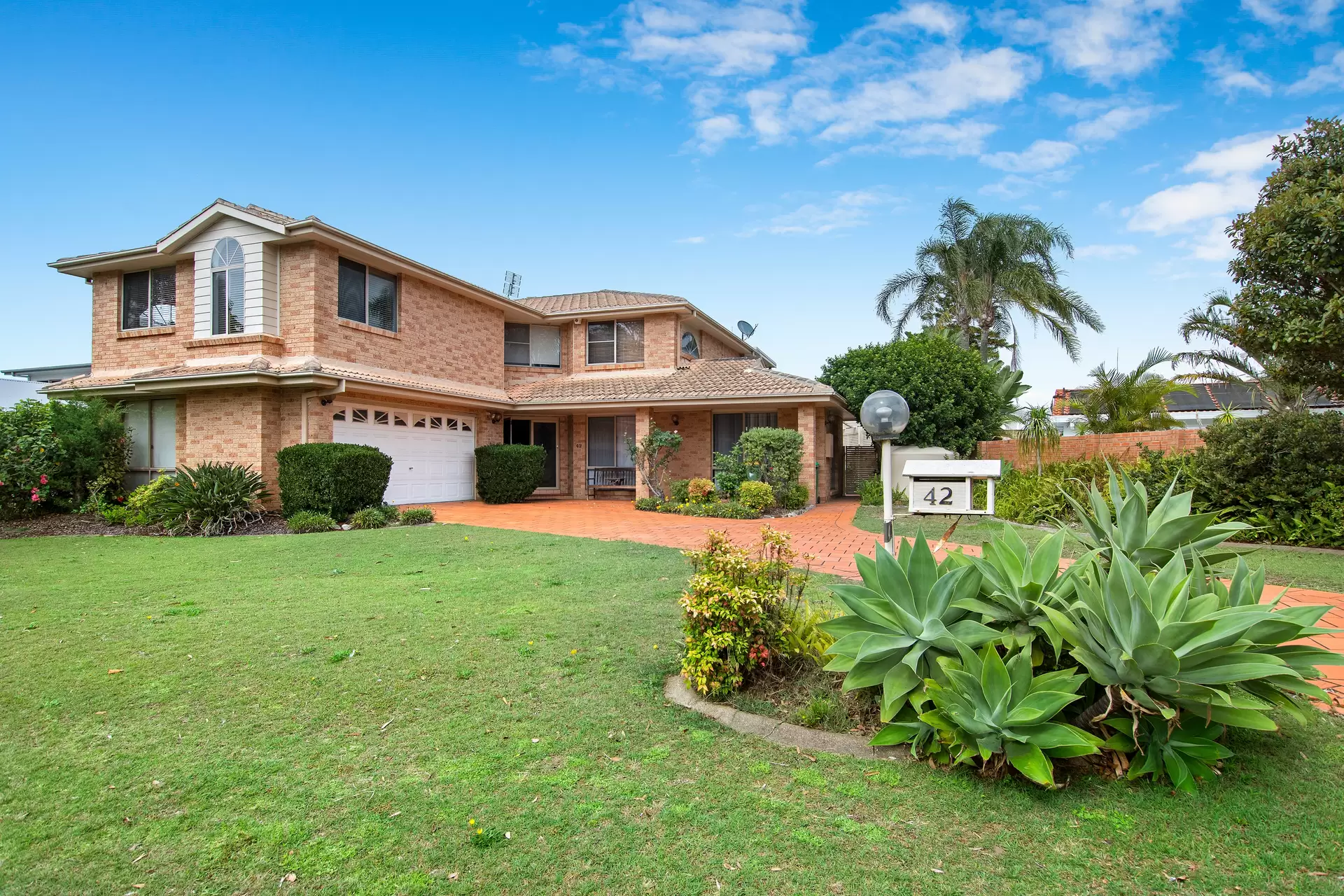 42 Helmsman Blvd, St Huberts Island For Sale by Central Coast Agents - image 1