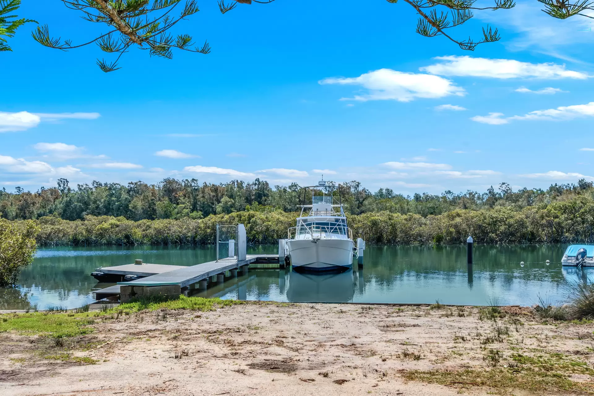 16 Beachfront Parade, St Huberts Island Sold by Central Coast Agents - image 1