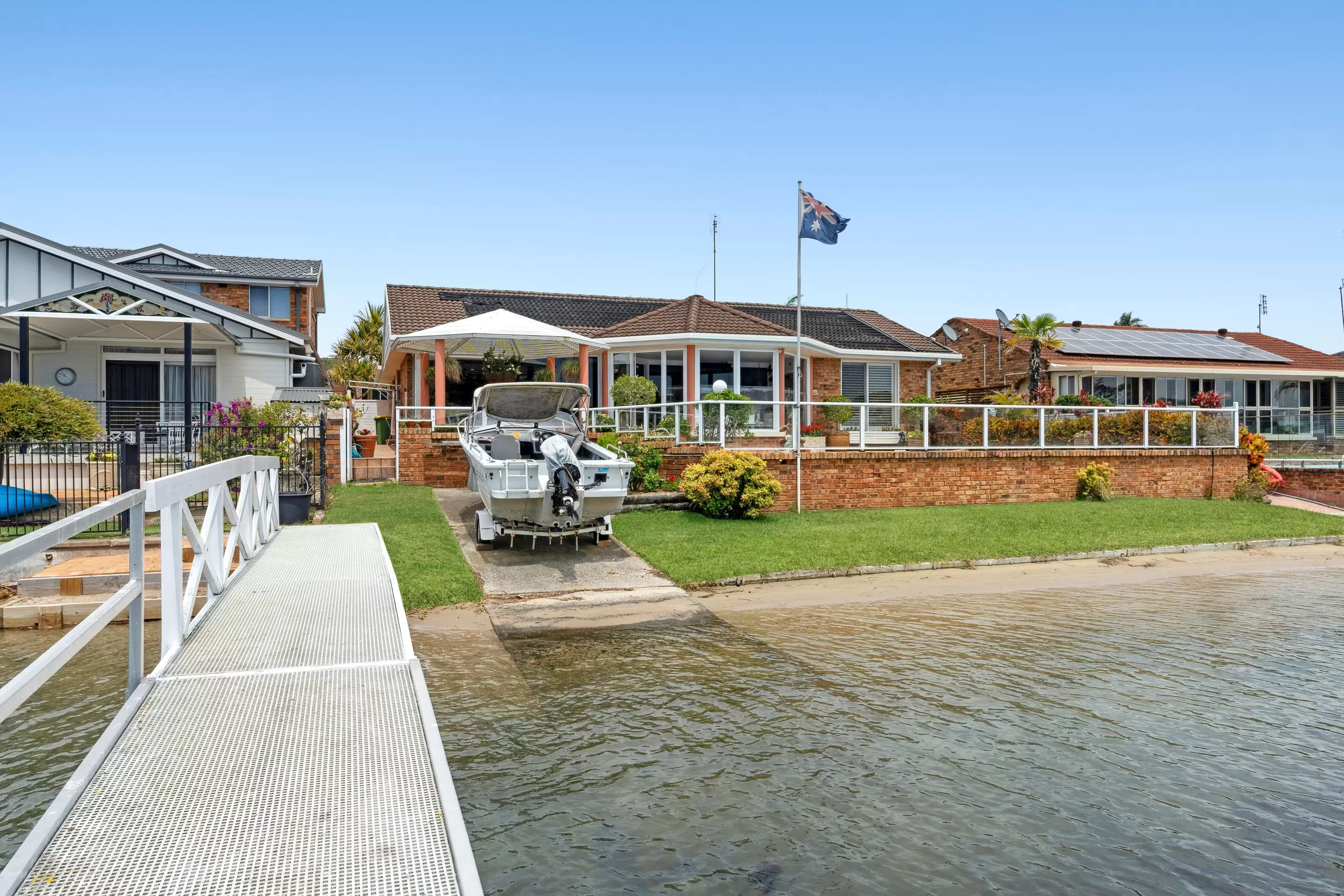 3 Helmsman Blvd, St Huberts Island For Sale by Central Coast Agents - image 6
